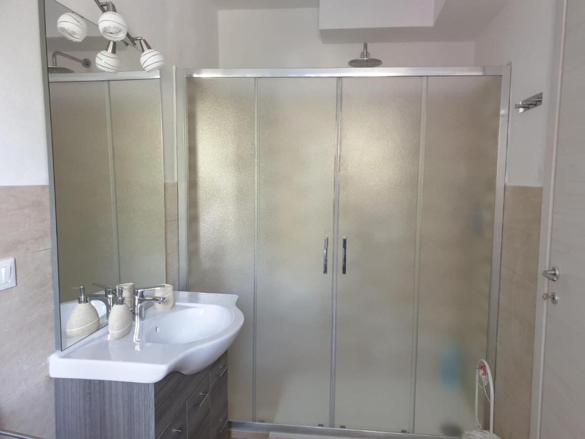 לאווניה Tigullio Vacations Panoramica Apartments מראה חיצוני תמונה